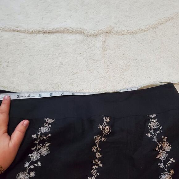 Loft Black Linen Blend White Floral Embroidery Office Work Knee Length Skirt 14 - Picture 5 of 6